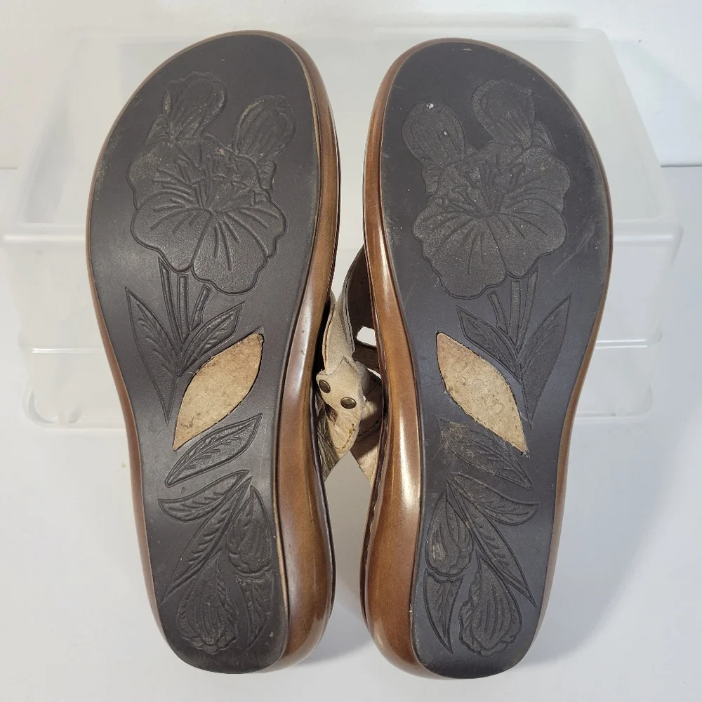 Womans Born Brown Leather Thong Flip flop Style W21803 Light brown Size 7/38 - Picture 6 of 9